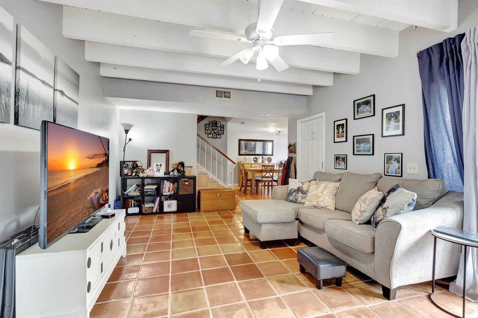 1586 3 /  1622 sq. ft. $ 2026-09-29 0 foto