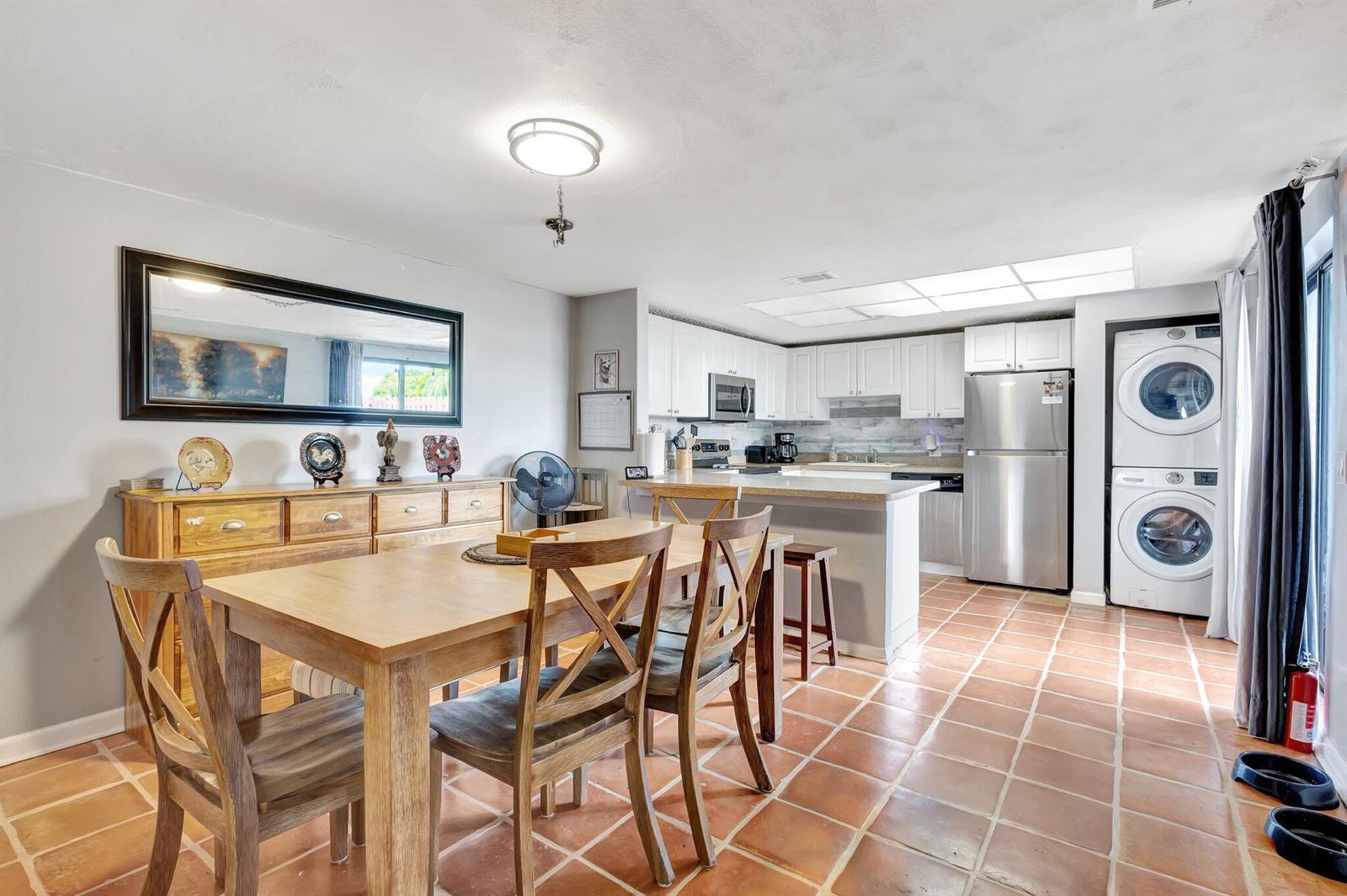 1586 3 /  1622 sq. ft. $ 2026-09-29 0 foto