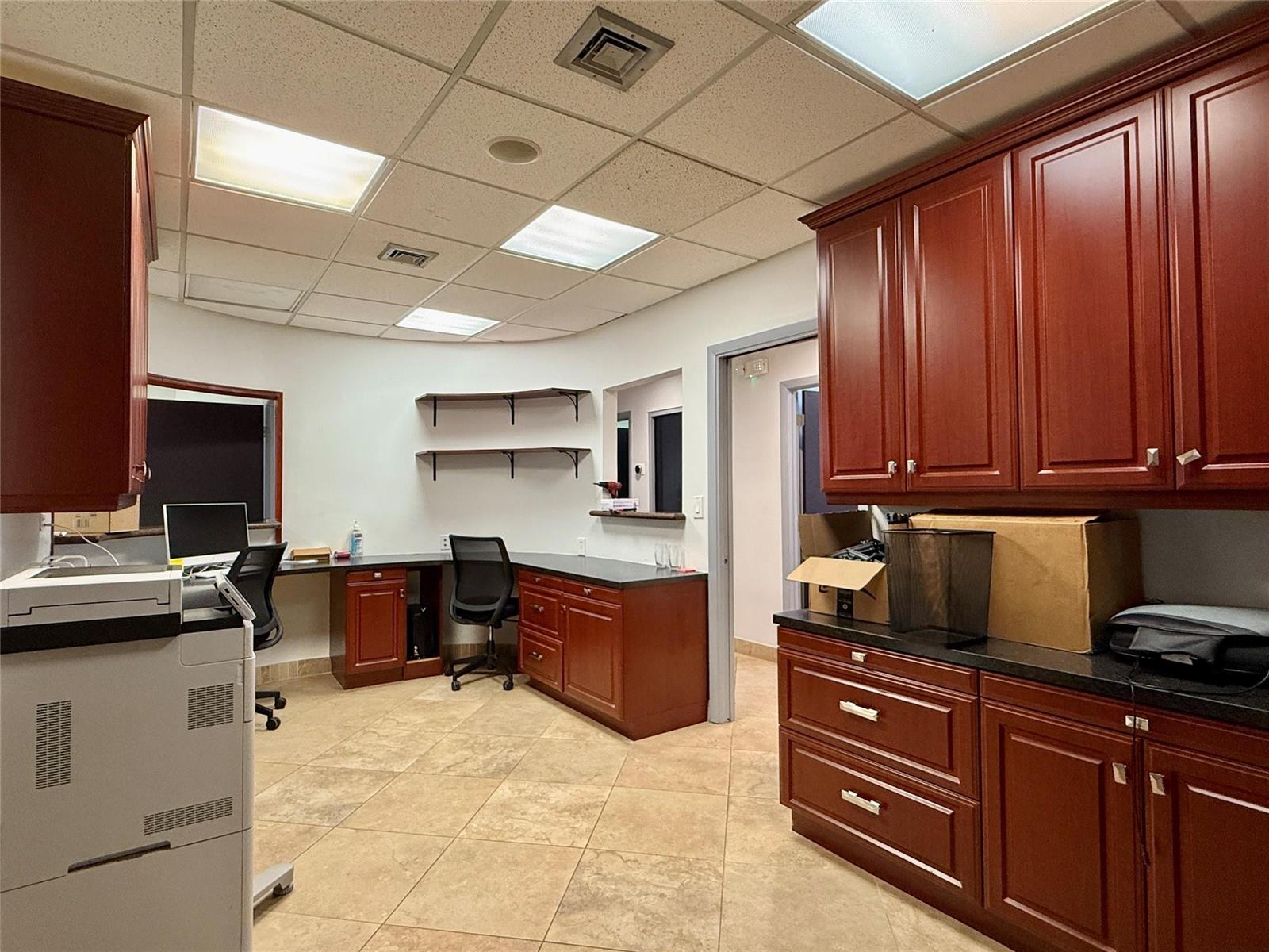 Ver detalles 101 / 0 sq. ft. $ 2026-06-15 0 foto