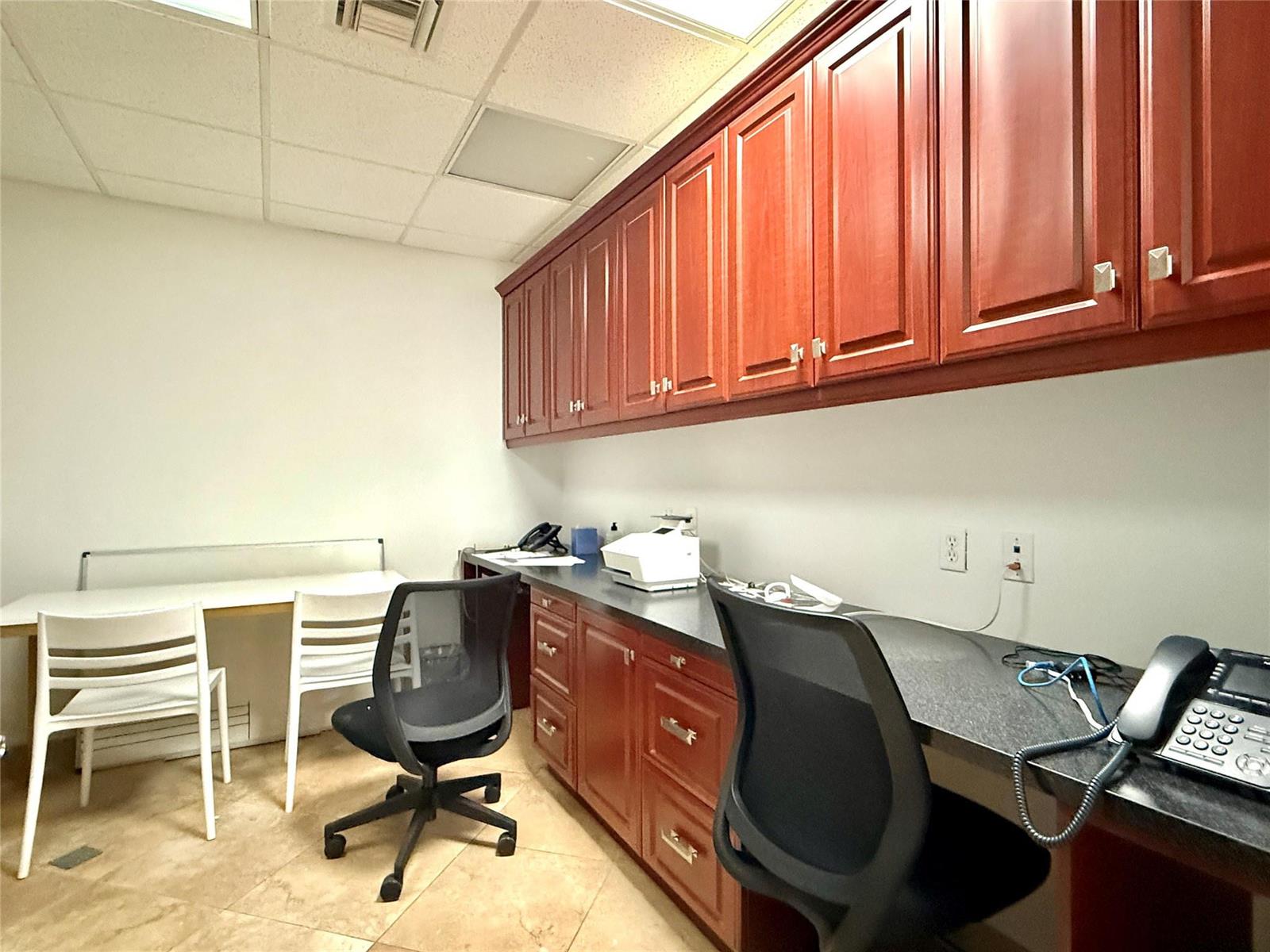 Ver detalles 101 / 0 sq. ft. $ 2026-06-15 0 foto