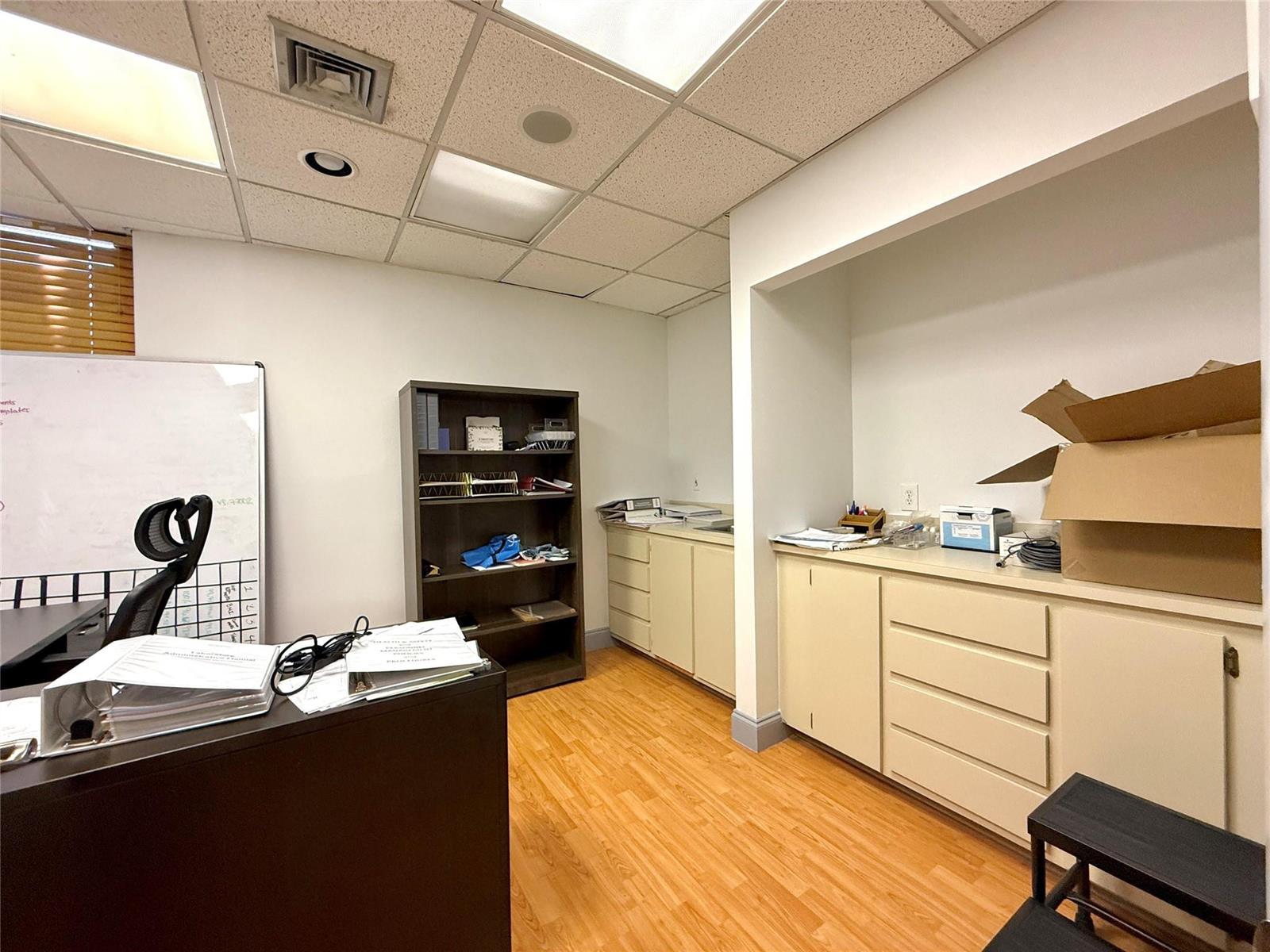 Ver detalles 101 / 0 sq. ft. $ 2026-06-15 0 foto