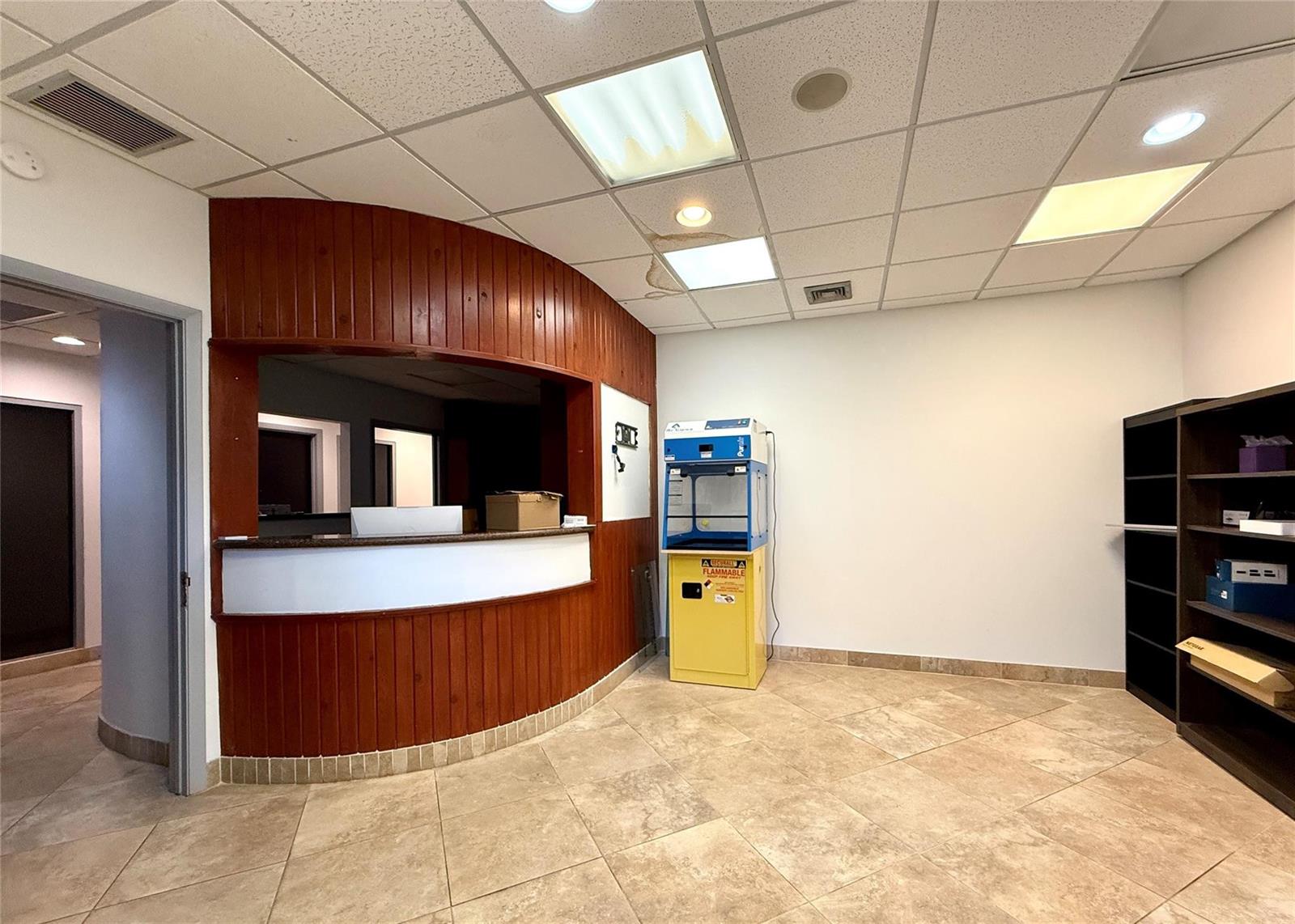 Ver detalles 101 / 0 sq. ft. $ 2026-06-15 0 foto