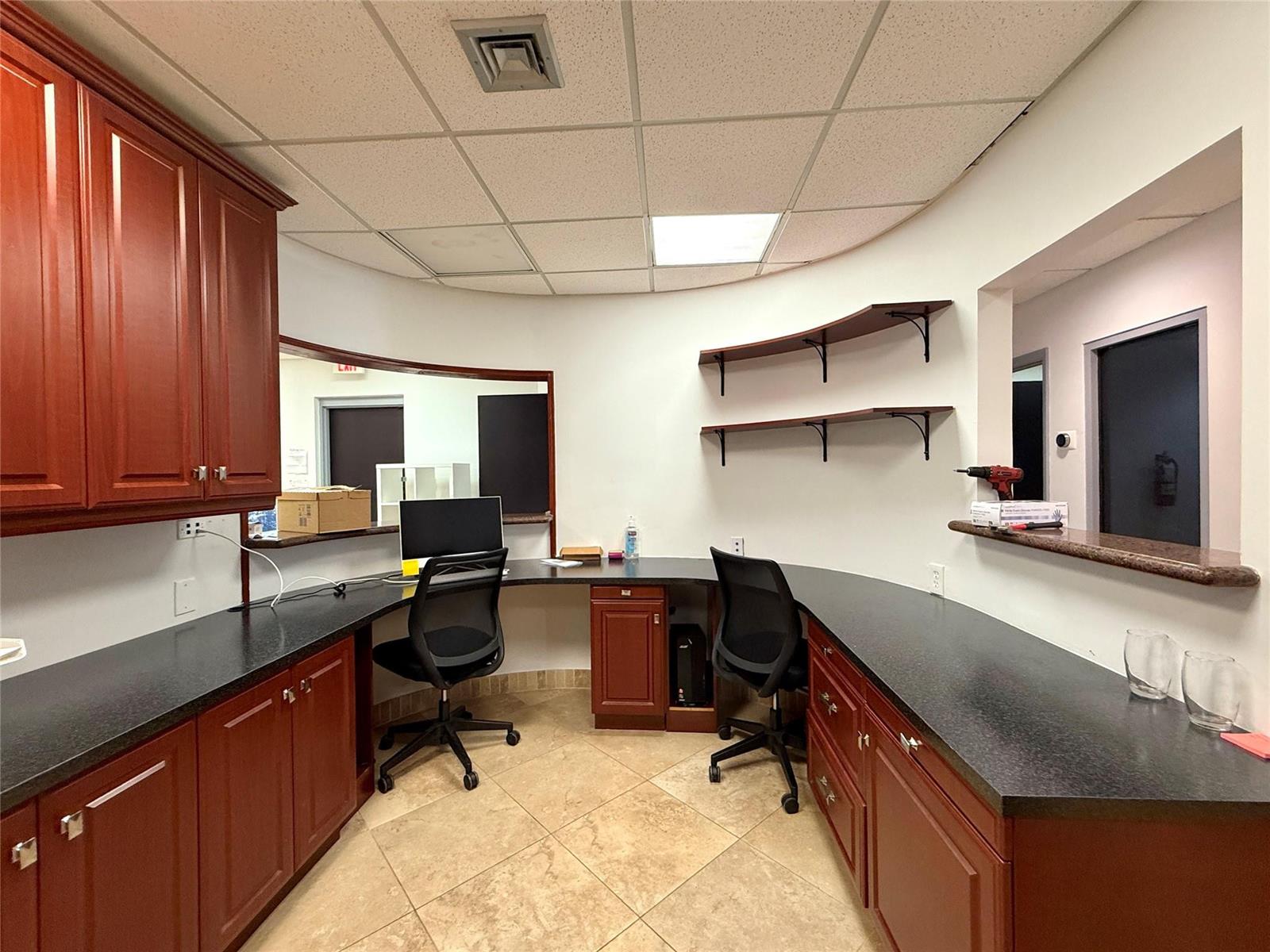 Ver detalles 101 / 0 sq. ft. $ 2026-06-15 0 foto
