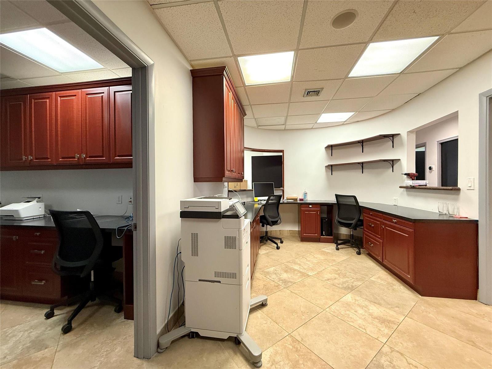 Ver detalles 101 / 0 sq. ft. $ 2026-06-15 0 foto