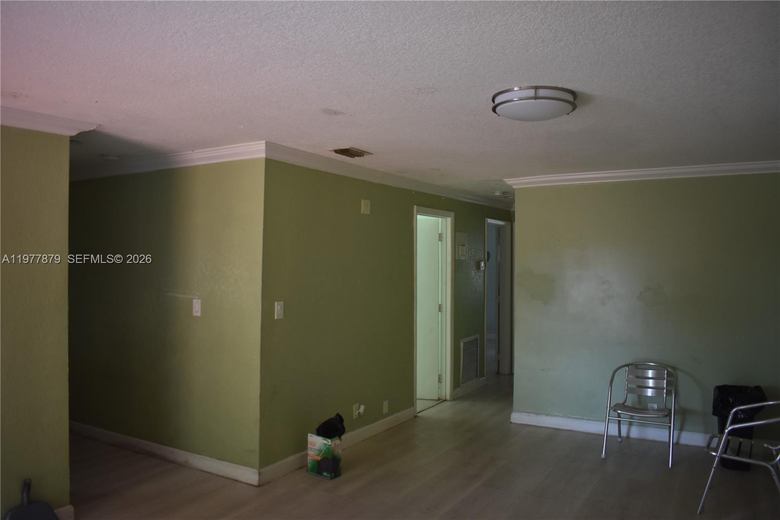 2121 3 / 1 880 sq. ft. $ 2026-03-06 0 Photo