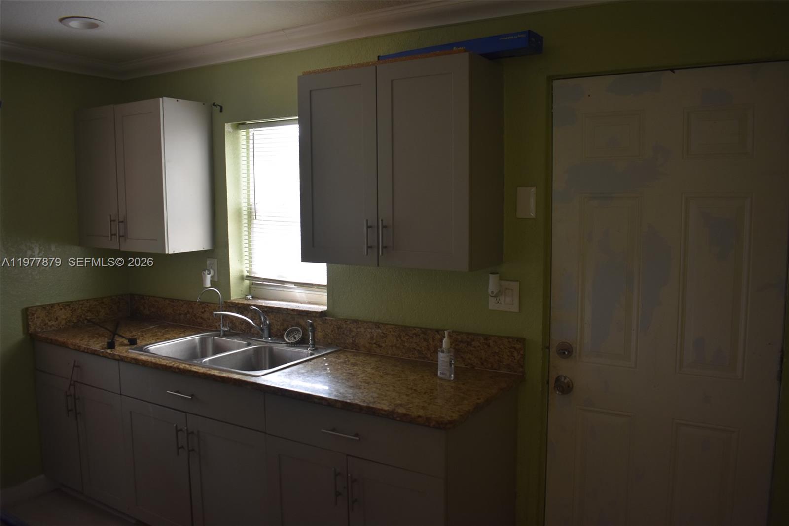 2121 3 / 1 880 sq. ft. $ 2026-03-06 0 Photo