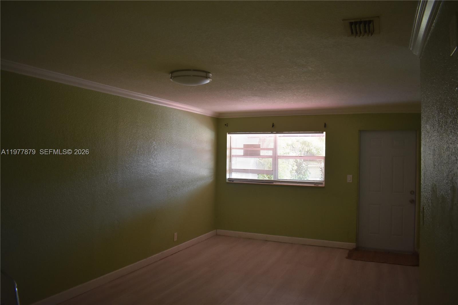 2121 3 / 1 880 sq. ft. $ 2026-03-06 0 Photo