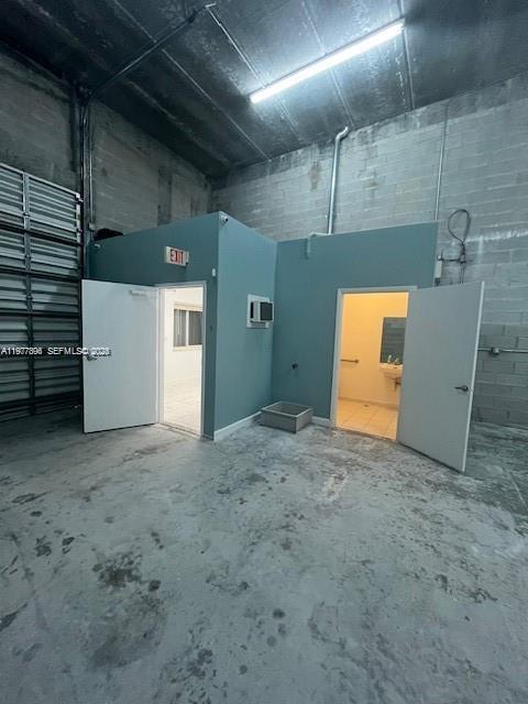 24  /   sq. ft. $ 2026-03-06 0 foto