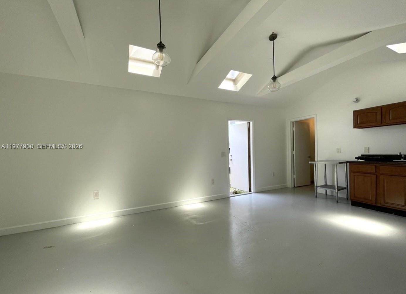   /  2983 кв.футов $ 2026-03-06 0 Фото