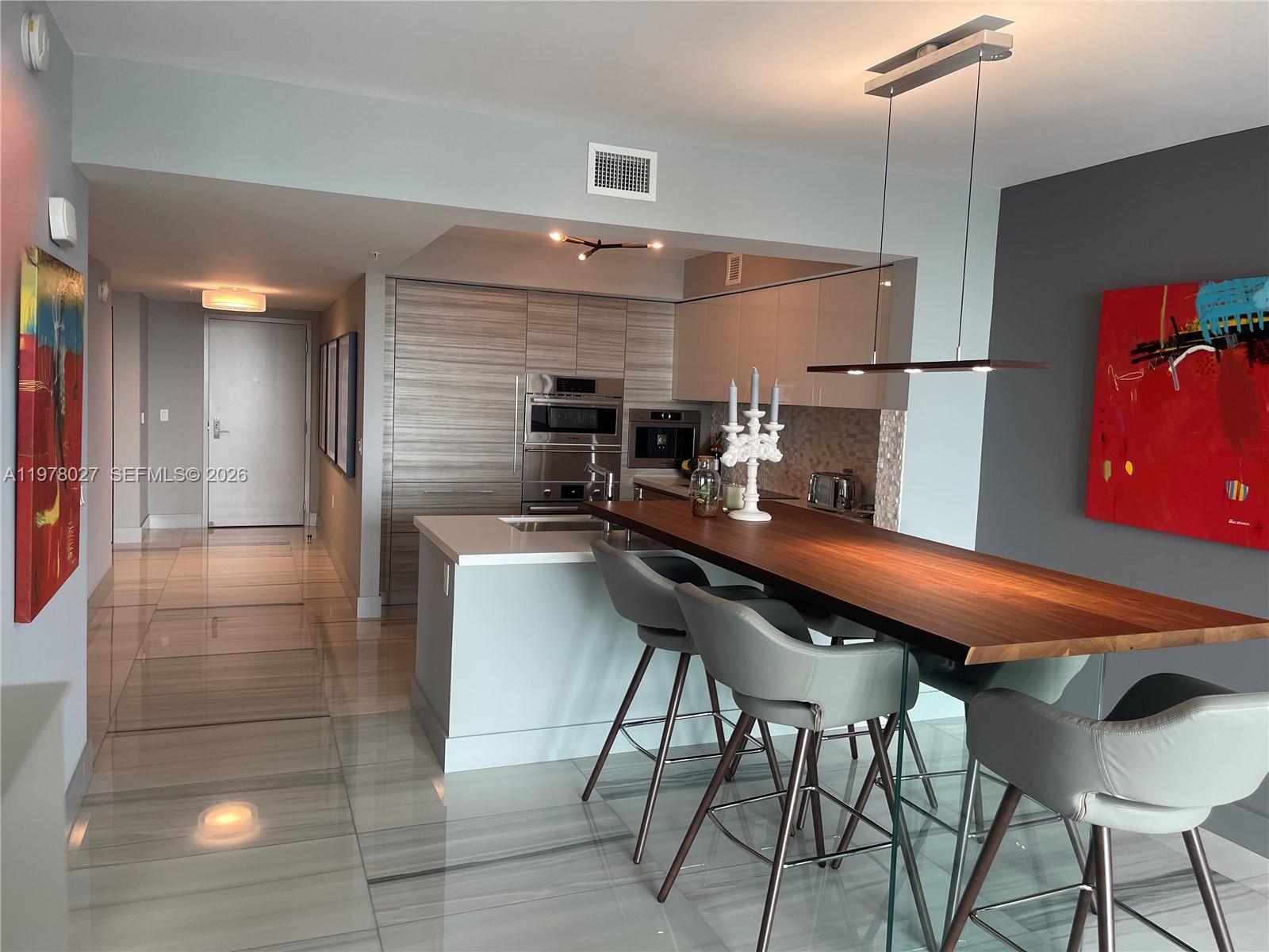 5-1506 2 / 3 1524 кв.футов $ 2026-03-06 0 Фото