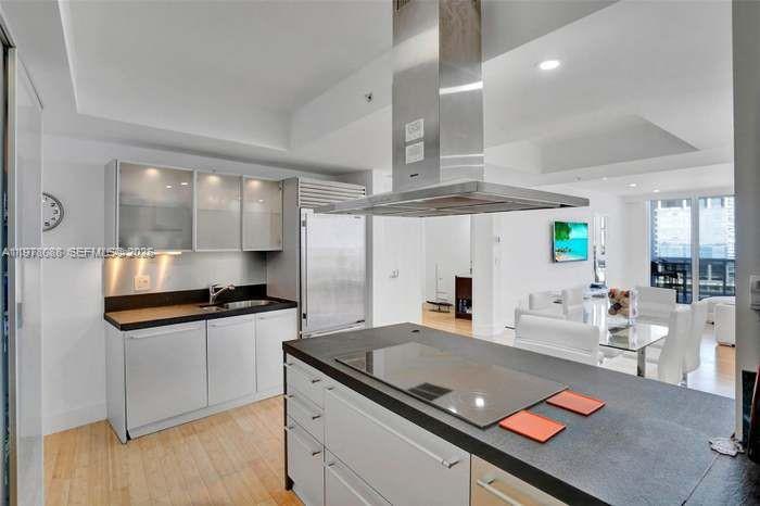 1202 2 / 4 1499 sq. ft. $ 2026-03-06 0 foto