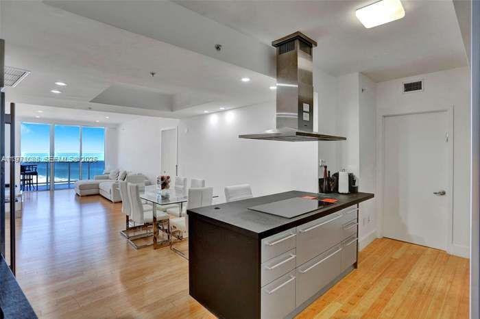 1202 2 / 4 1499 sq. ft. $ 2026-03-06 0 foto