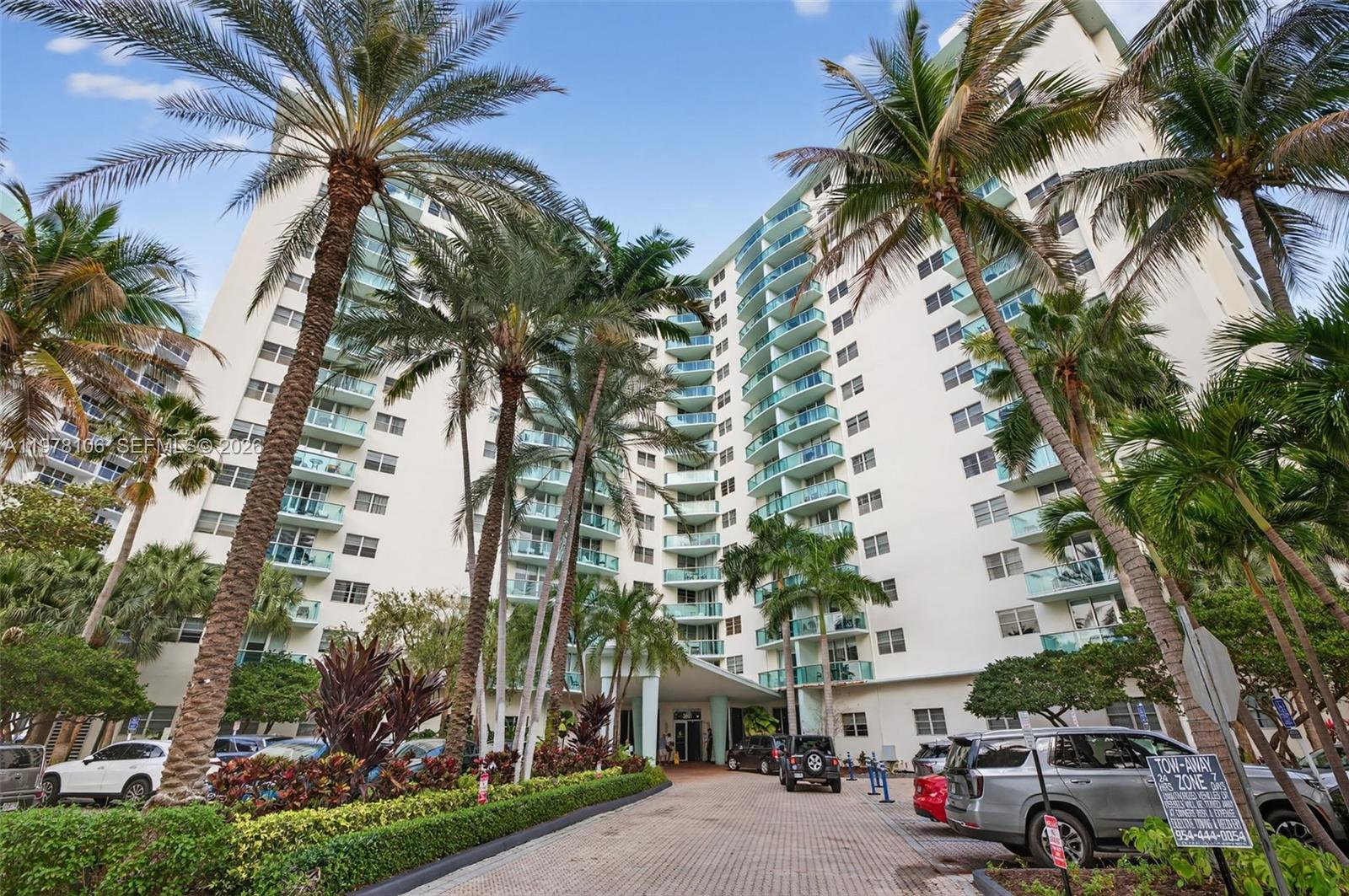 Photo of 3801 Ocean Dr  #4R, Hollywood, Florida, 33019 - 