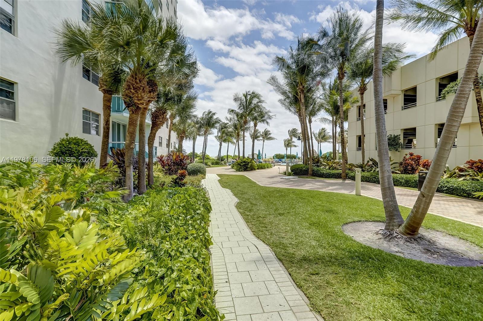 Photo of 3801 Ocean Dr  #4R, Hollywood, Florida, 33019 - 