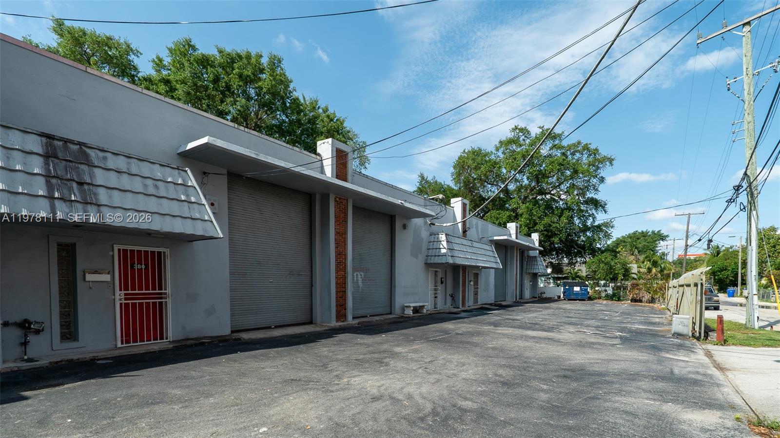 380  /   кв.футов $ 2026-03-06 0 Фото