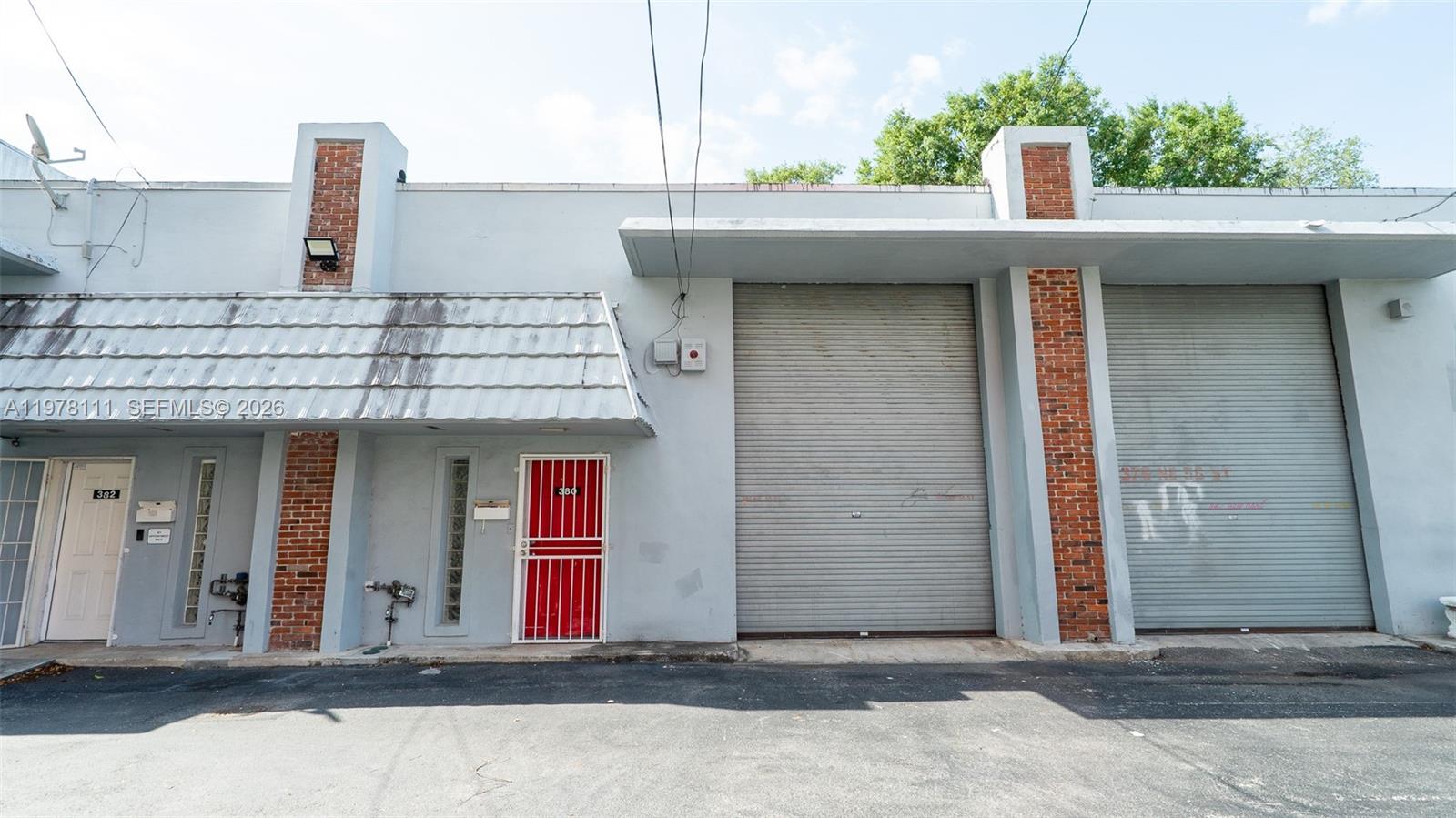 380  /   кв.футов $ 2026-03-06 0 Фото