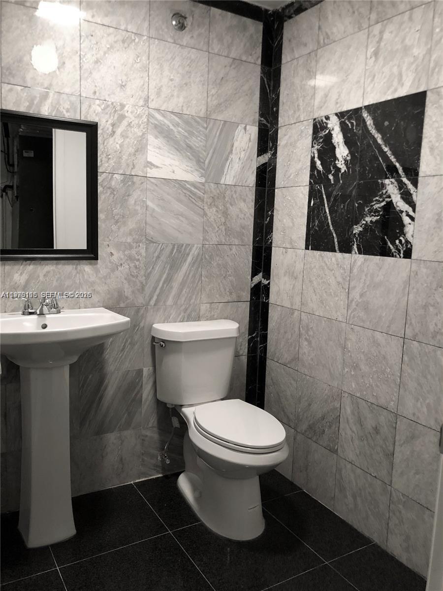 6850  /   кв.футов $ 2026-03-06 0 Фото