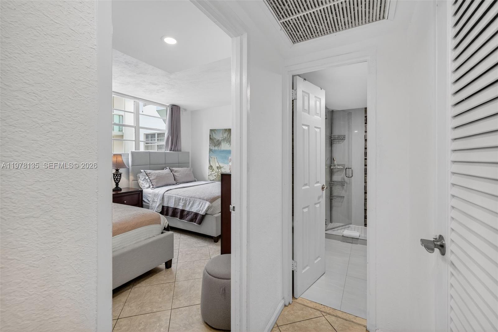 Photo of 3801 Ocean Dr  #4R, Hollywood, Florida, 33019 - 