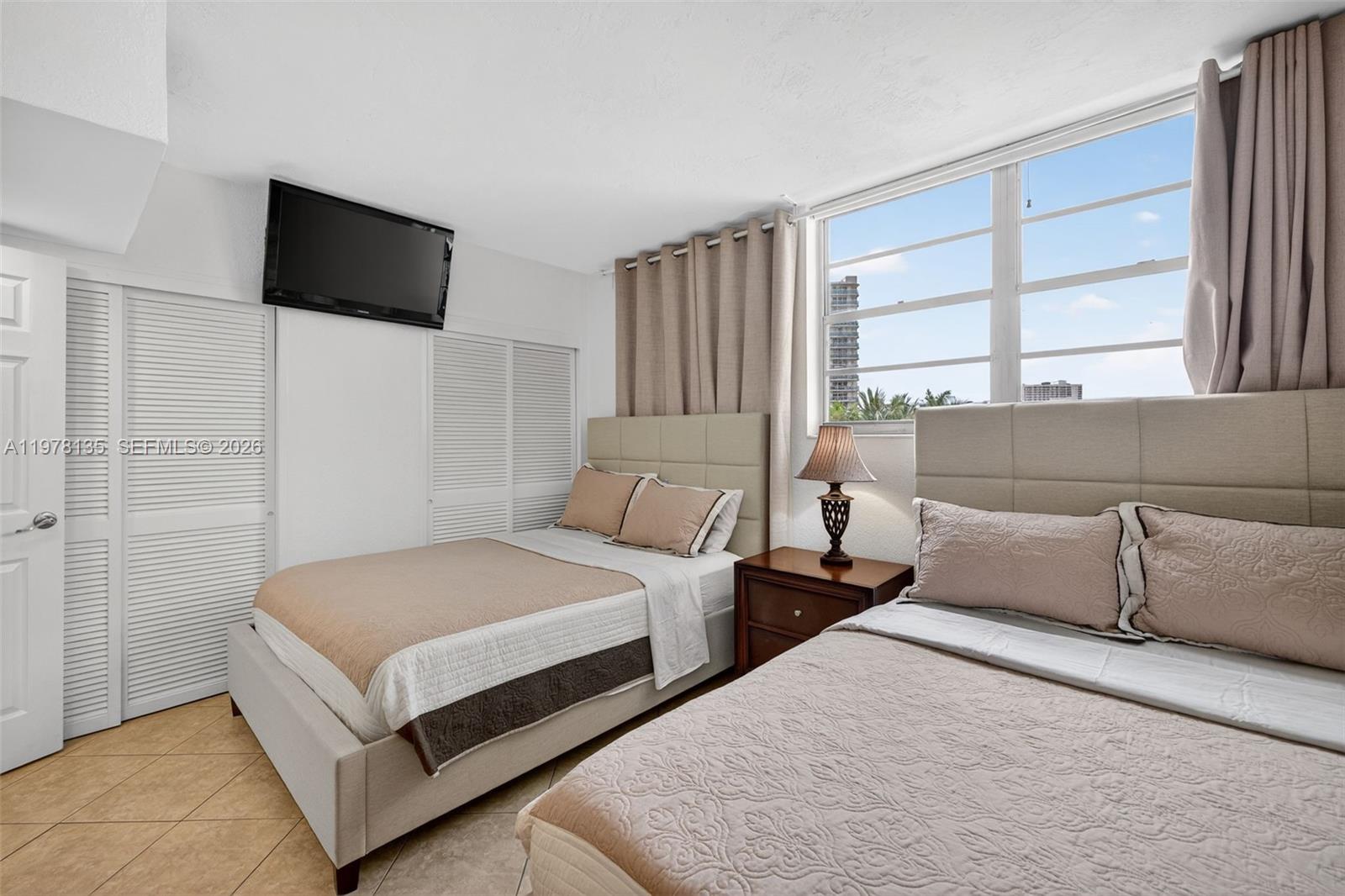 Photo of 3801 Ocean Dr  #4R, Hollywood, Florida, 33019 - 