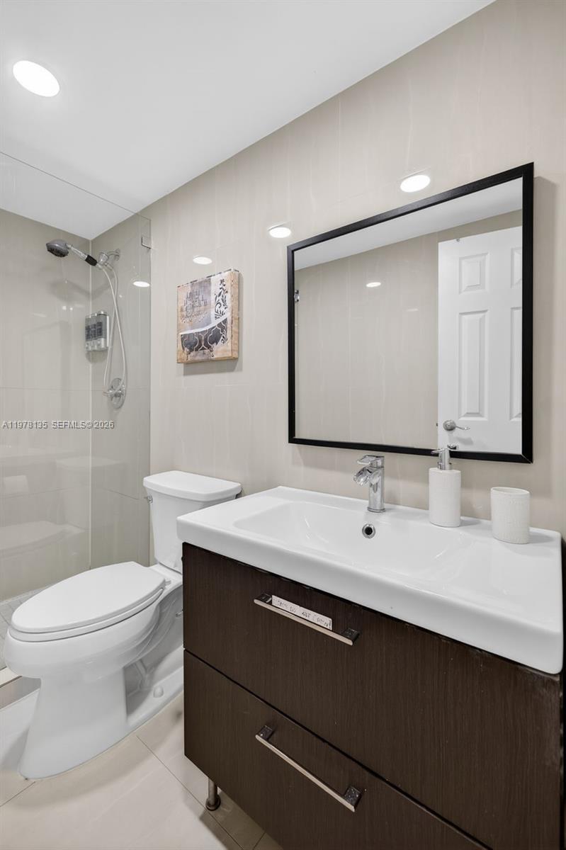 Photo of 3801 Ocean Dr  #4R, Hollywood, Florida, 33019 - 