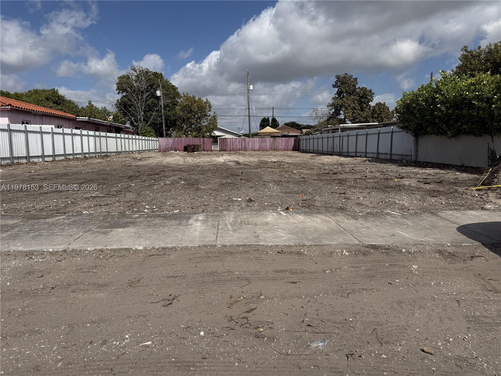   /   sq. ft. $ 2026-03-06 0 foto