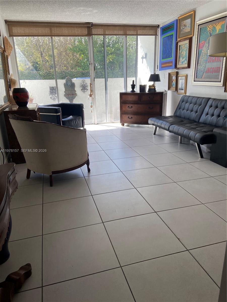 108 1 / 1 694 sq. ft. $ 2026-03-06 0 foto