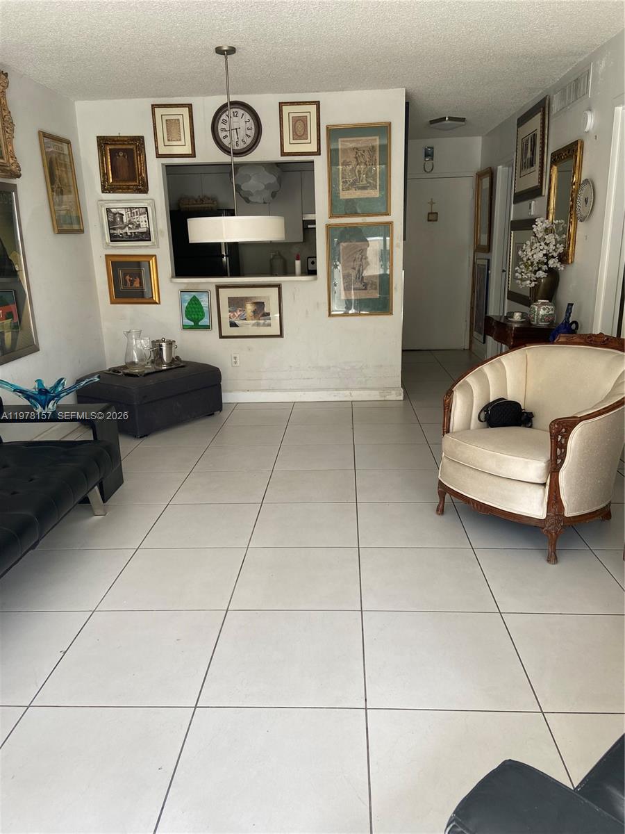 108 1 / 1 694 sq. ft. $ 2026-03-06 0 foto