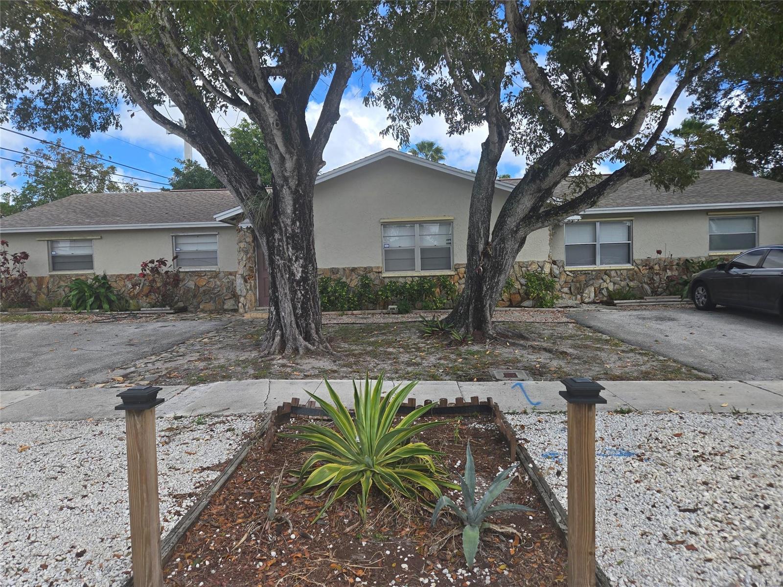   / 0 2410 sq. ft. $ 2026-06-21 0 foto