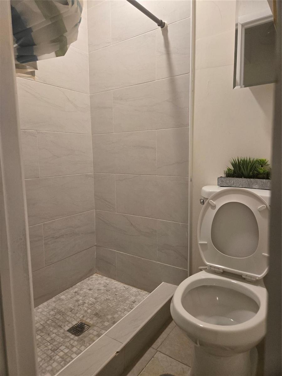   / 0 2410 sq. ft. $ 2026-06-21 0 foto