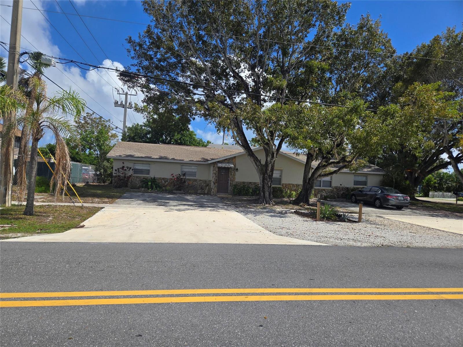   / 0 2410 sq. ft. $ 2026-06-21 0 foto
