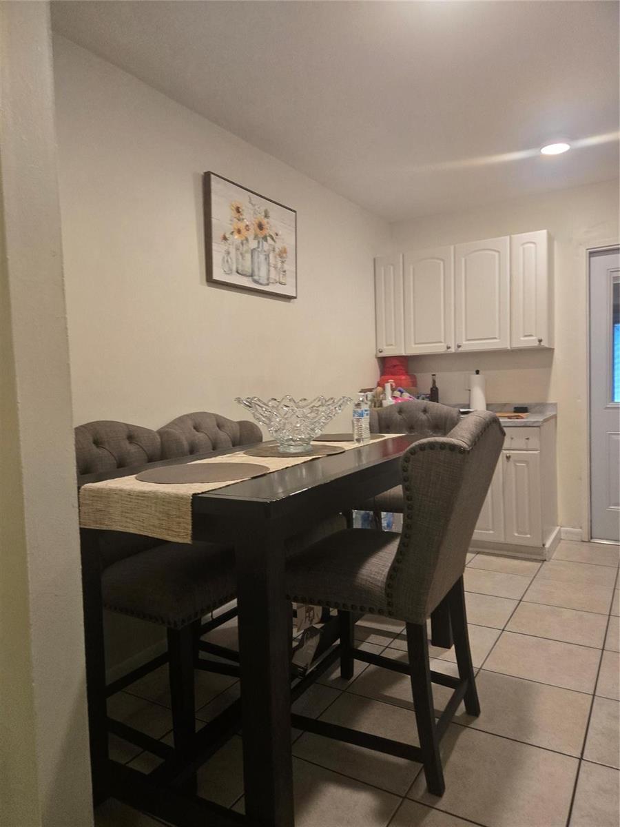   / 0 2410 sq. ft. $ 2026-06-21 0 foto