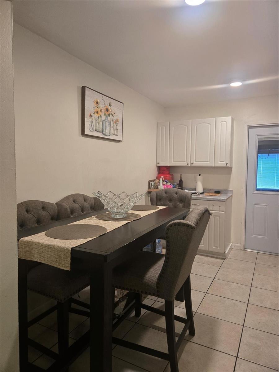   / 0 2410 sq. ft. $ 2026-06-21 0 foto