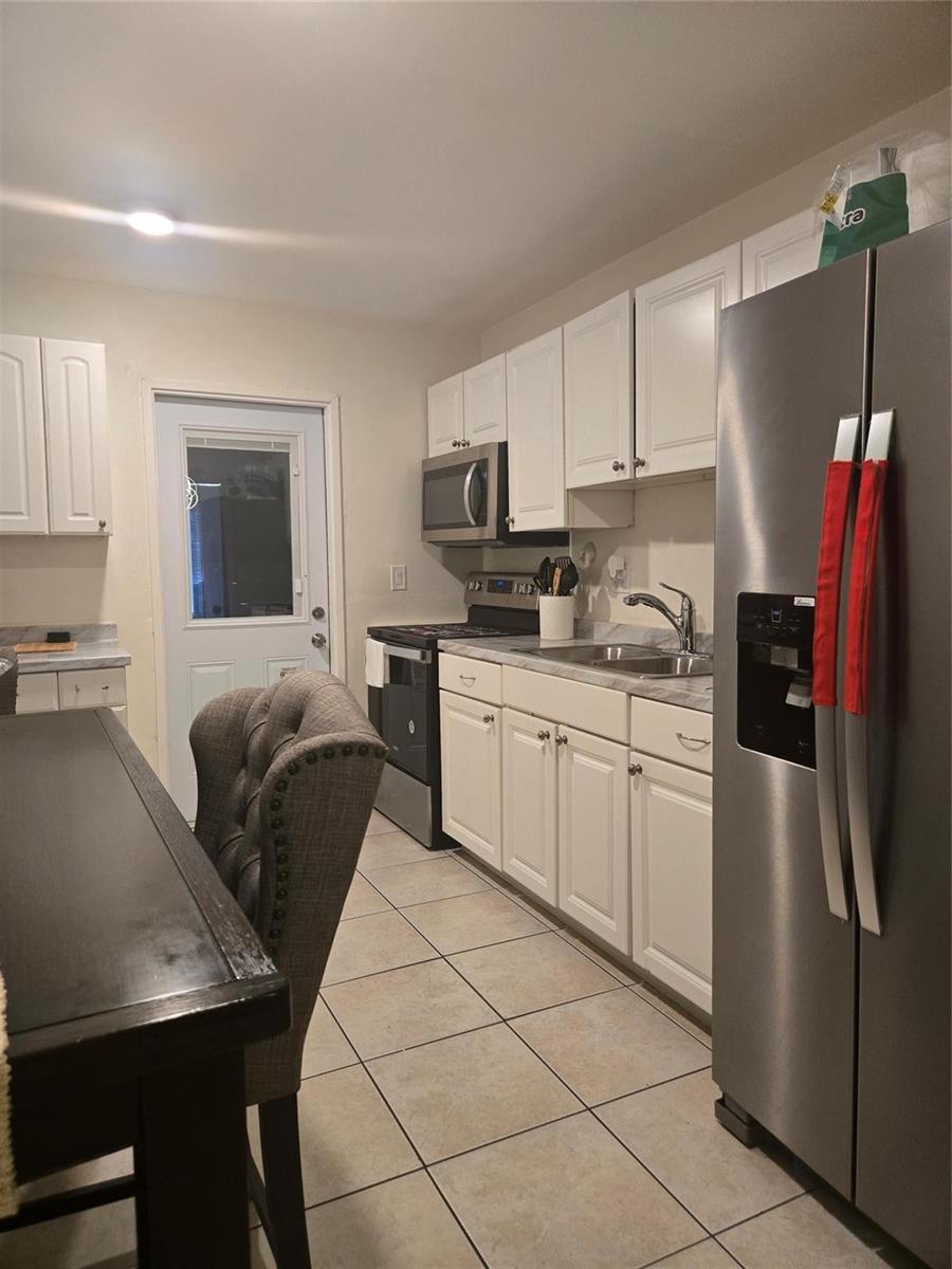   / 0 2410 sq. ft. $ 2026-06-21 0 foto