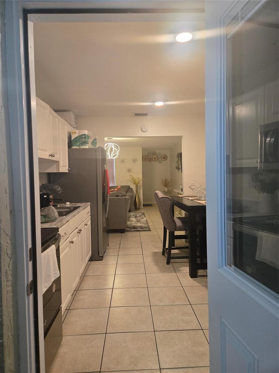   / 0 2410 sq. ft. $ 2026-06-21 0 foto