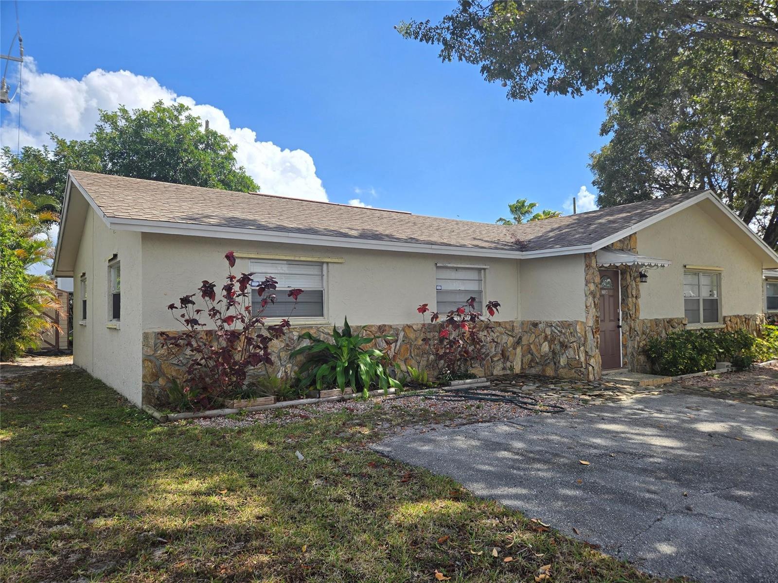   / 0 2410 sq. ft. $ 2026-06-21 0 foto