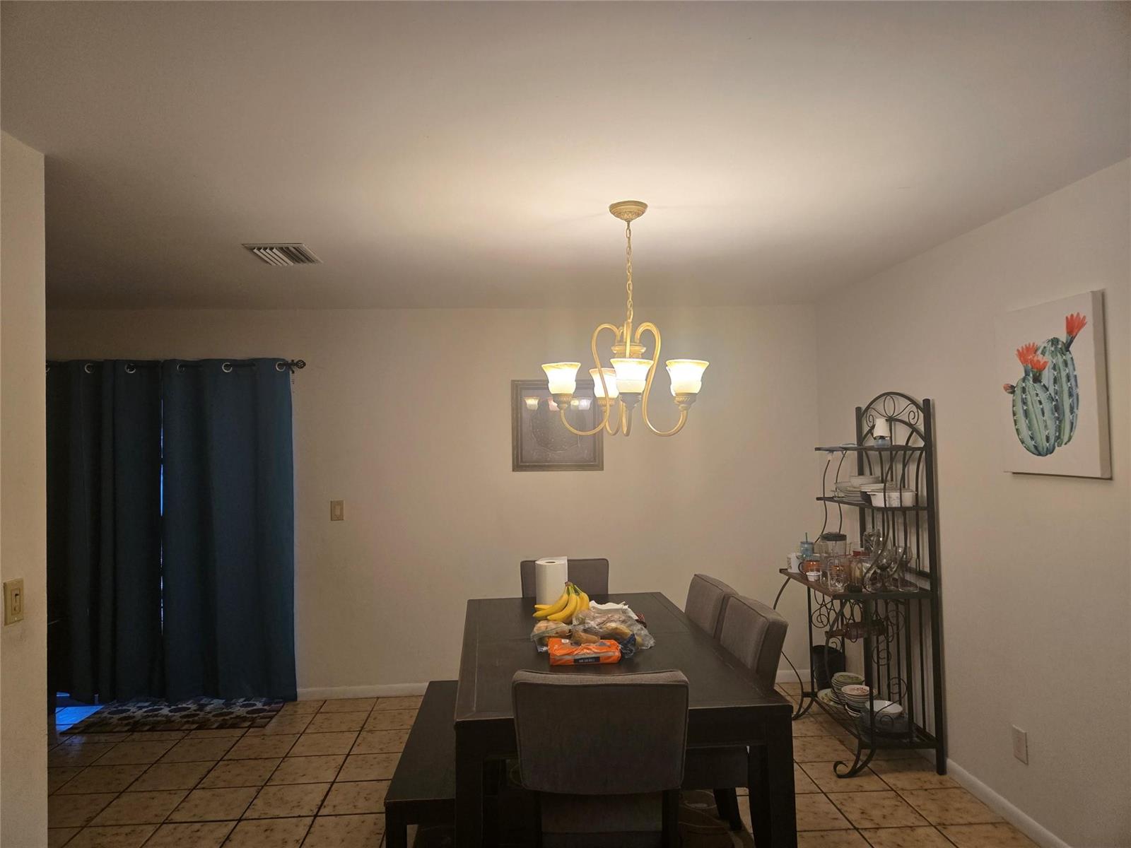   / 0 2410 sq. ft. $ 2026-06-21 0 foto