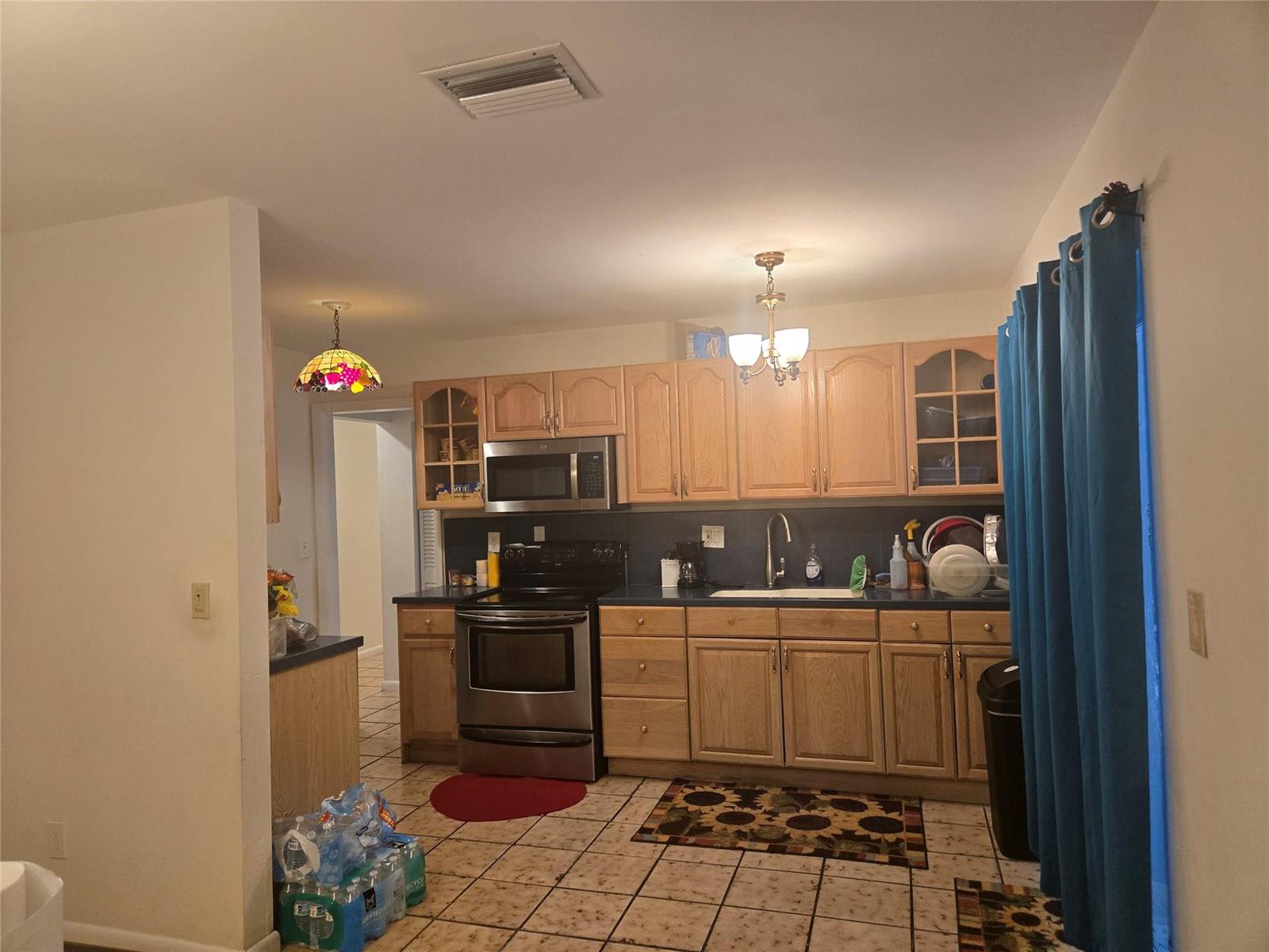   / 0 2410 sq. ft. $ 2026-06-21 0 foto