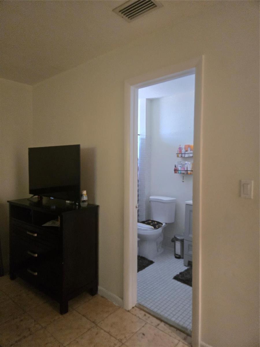   / 0 2410 sq. ft. $ 2026-06-21 0 foto