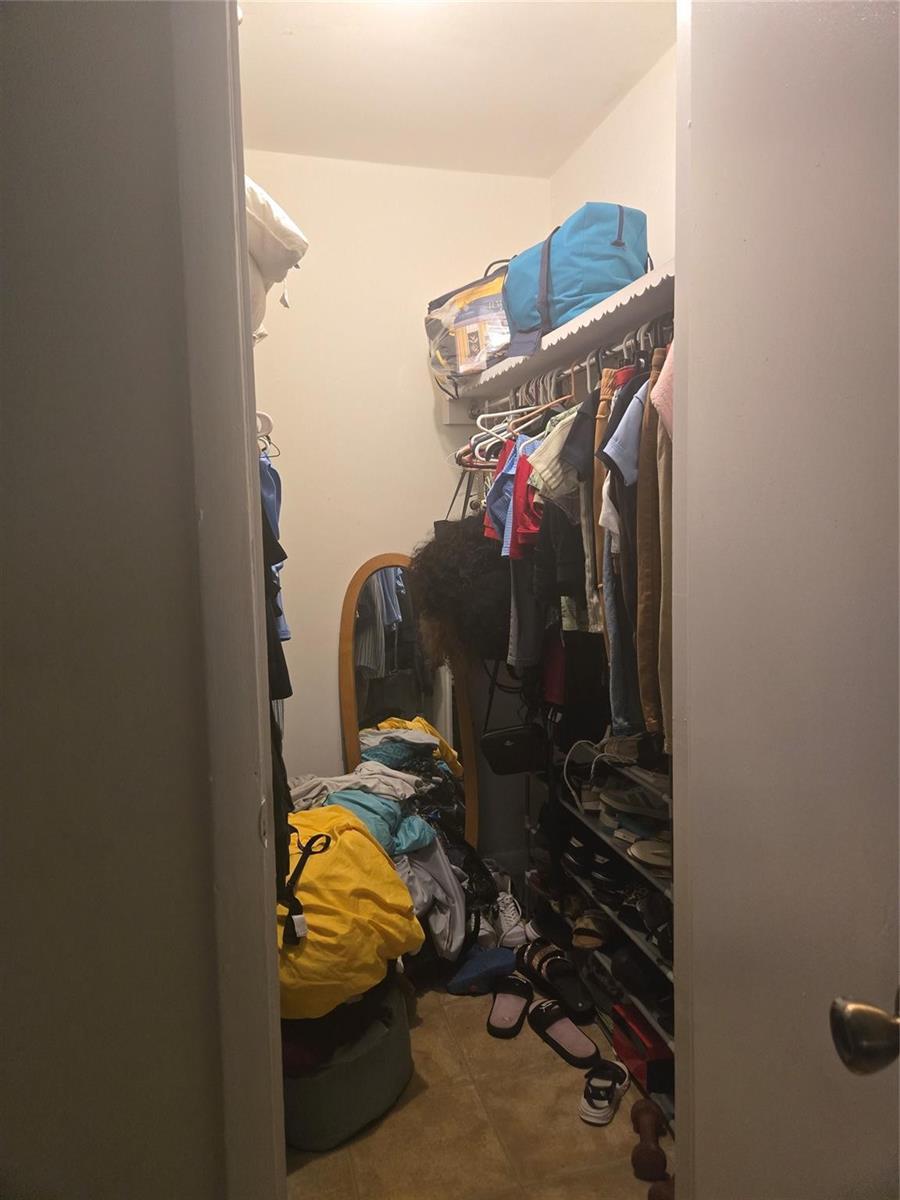   / 0 2410 sq. ft. $ 2026-06-21 0 foto