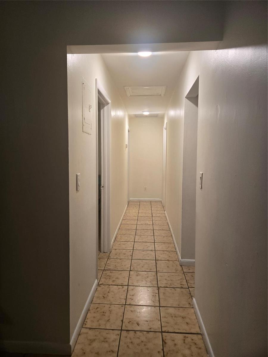   / 0 2410 sq. ft. $ 2026-06-21 0 foto