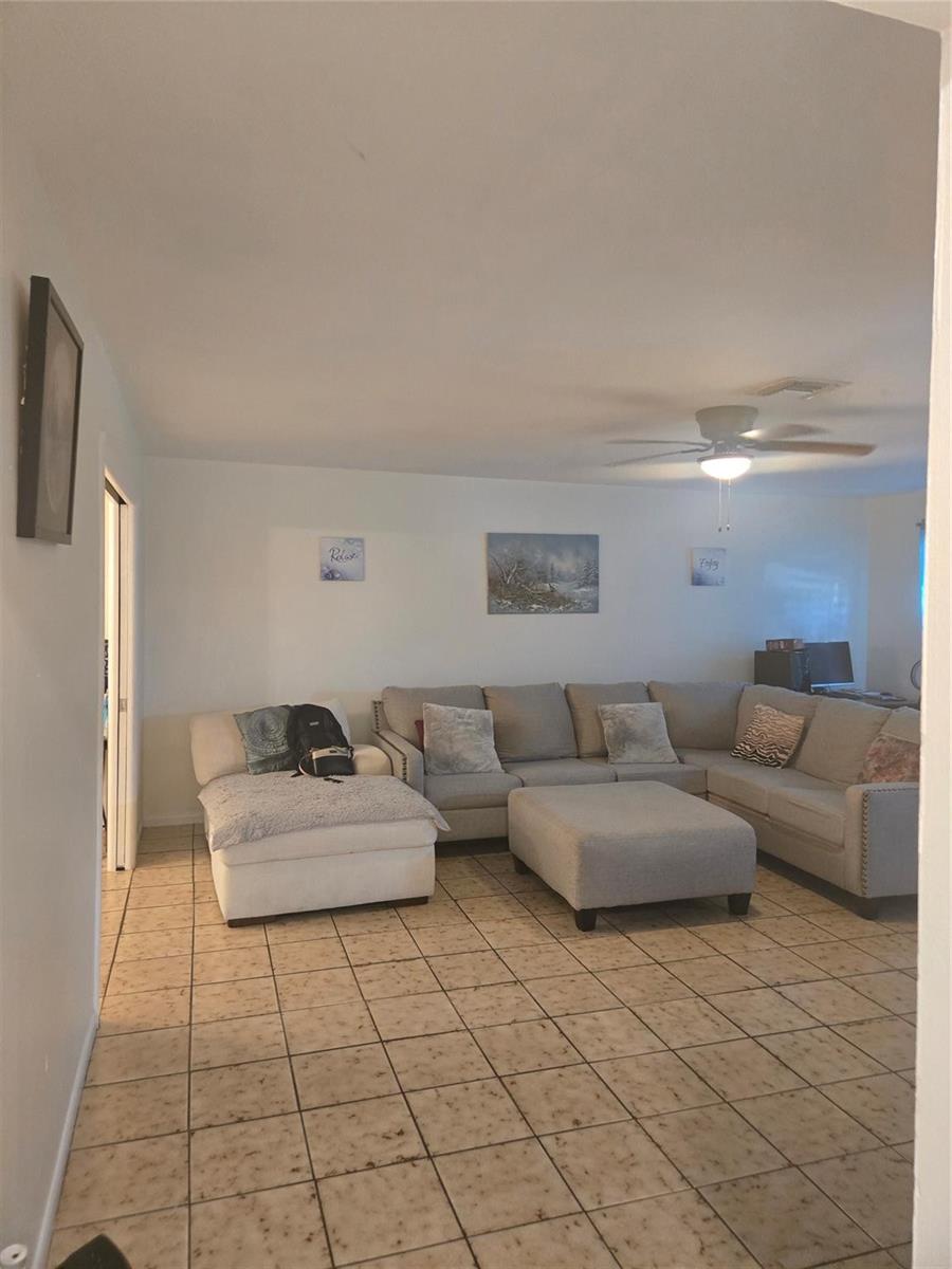  / 0 2410 sq. ft. $ 2026-06-21 0 foto