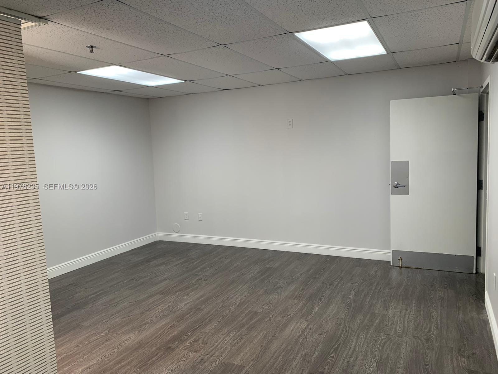 401  /   кв.футов $ 2026-03-06 0 Фото