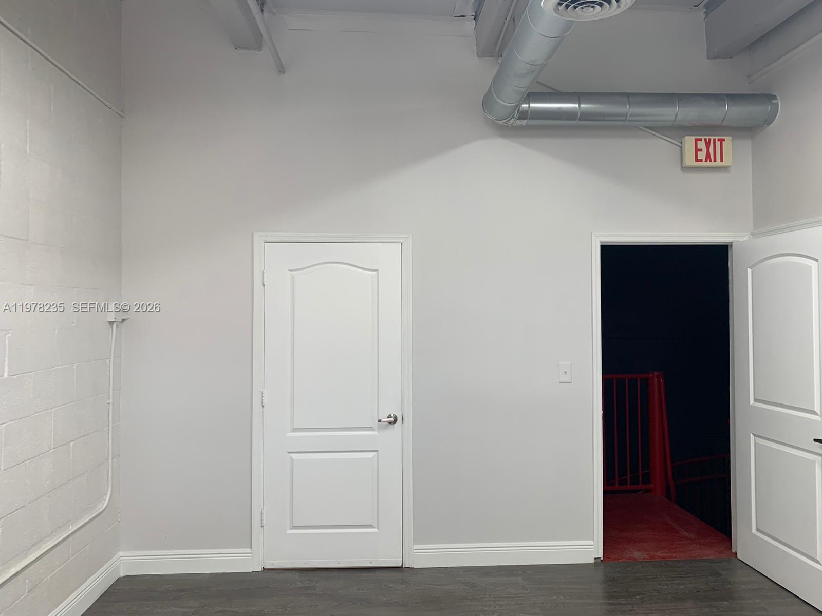 401  /   кв.футов $ 2026-03-06 0 Фото