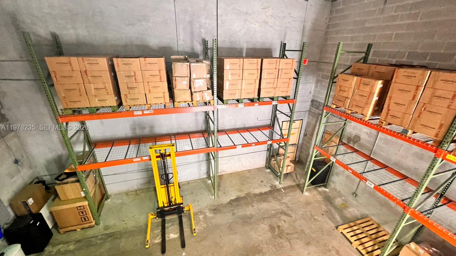 401  /   кв.футов $ 2026-03-06 0 Фото