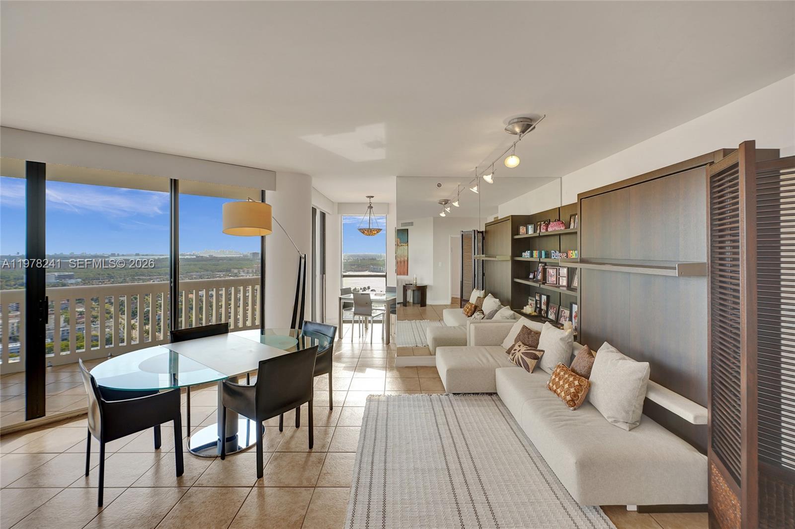 2802 2 / 3 1890 sq. ft. $ 2026-03-06 0 foto