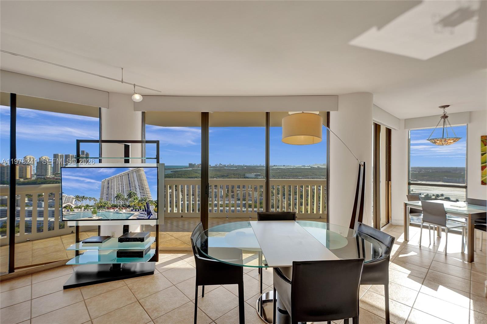 2802 2 / 3 1890 sq. ft. $ 2026-03-06 0 foto