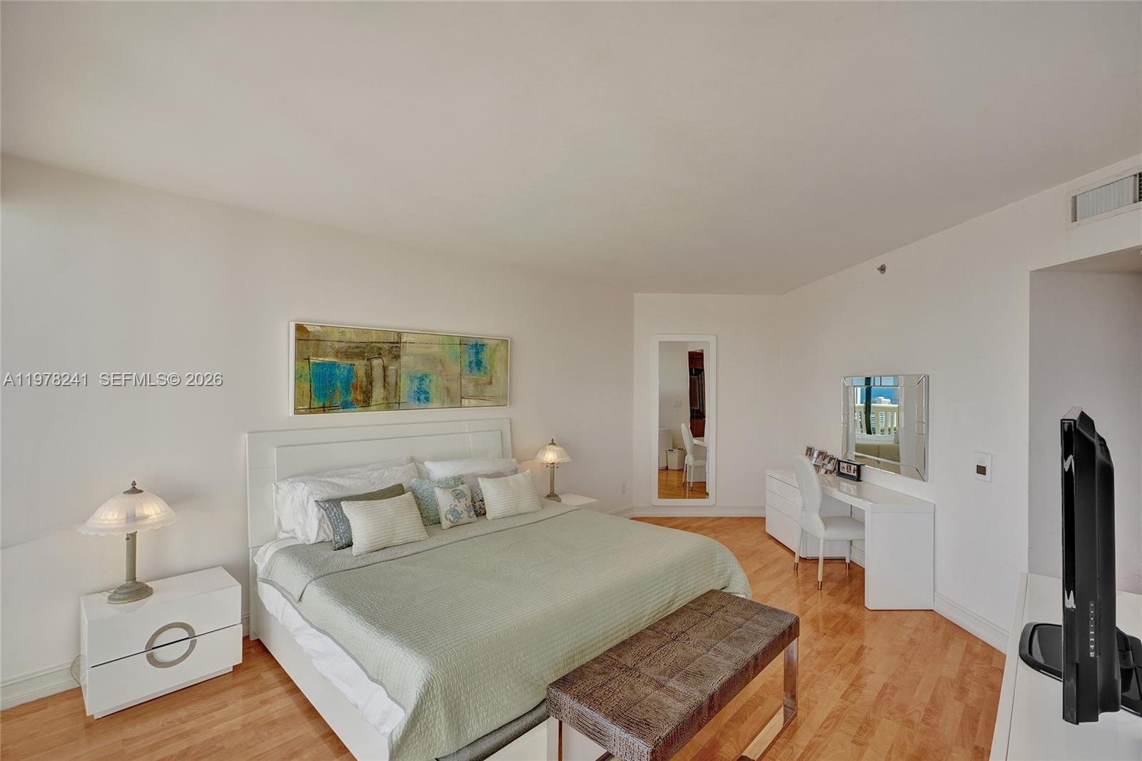 2802 2 / 3 1890 sq. ft. $ 2026-03-06 0 foto