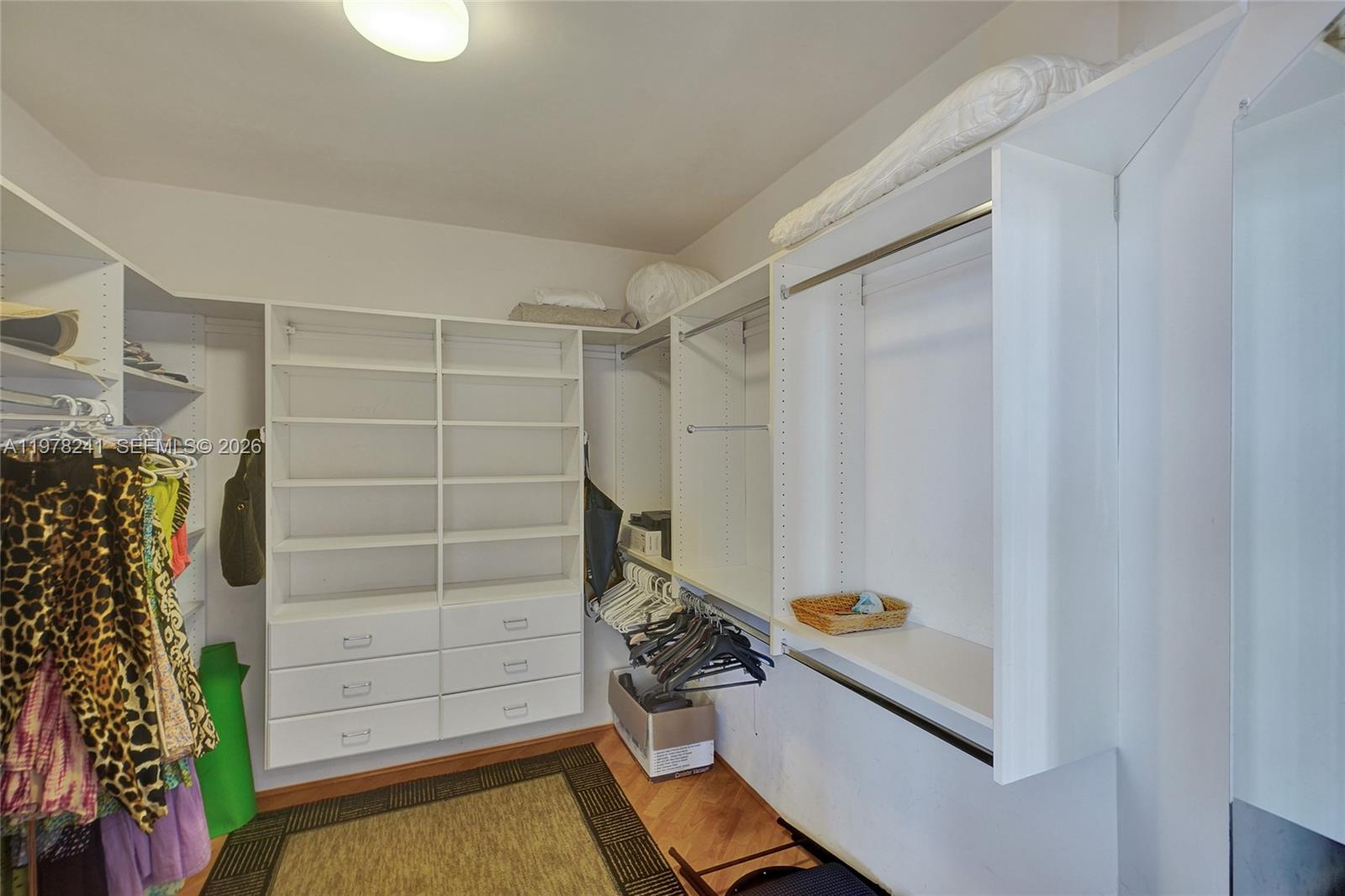 2802 2 / 3 1890 sq. ft. $ 2026-03-06 0 foto