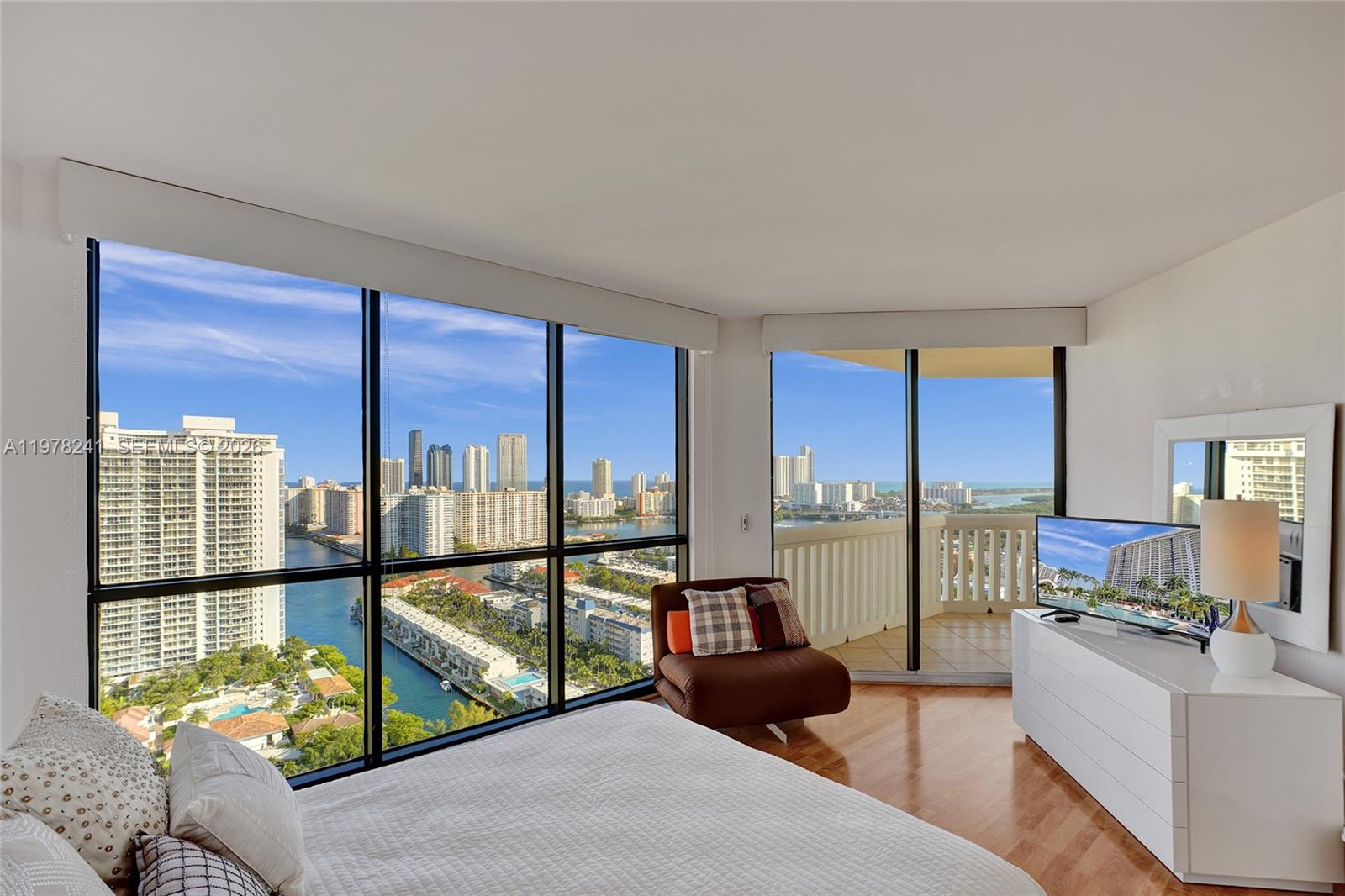 2802 2 / 3 1890 sq. ft. $ 2026-03-06 0 foto