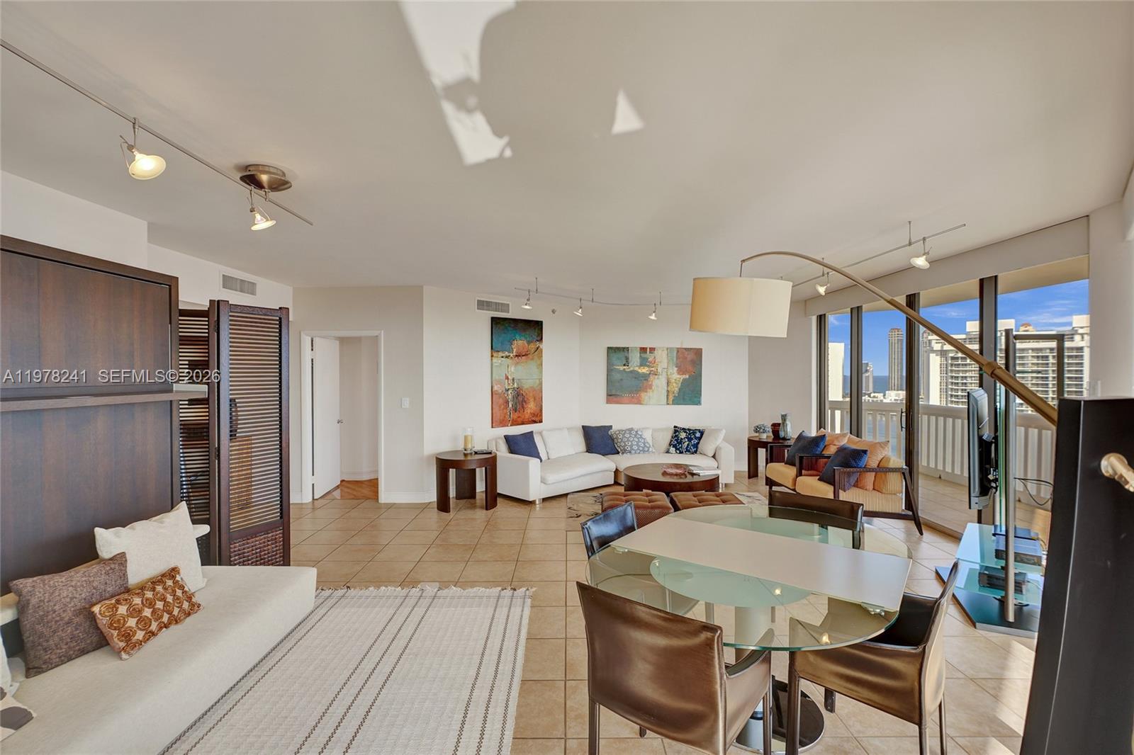 2802 2 / 3 1890 sq. ft. $ 2026-03-06 0 foto